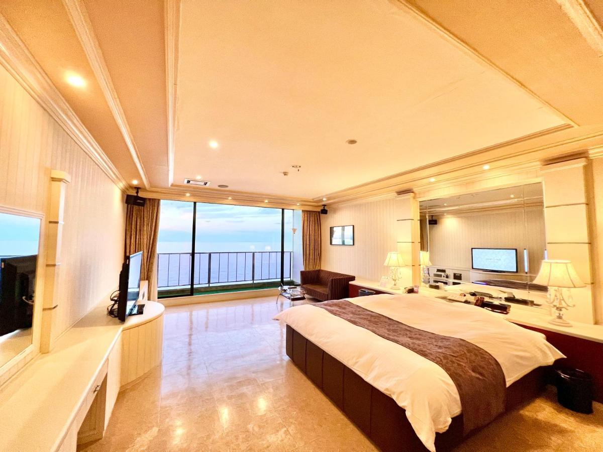 Sky Bali Style Beppu, Resort Love Hotel ภายนอก รูปภาพ
